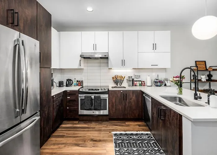 Escape To Luxurious & Modern 1 Bedroom Town Apartment Tempe