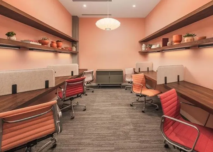 Escape To Luxurious & Modern 1 Bedroom Town Apartment